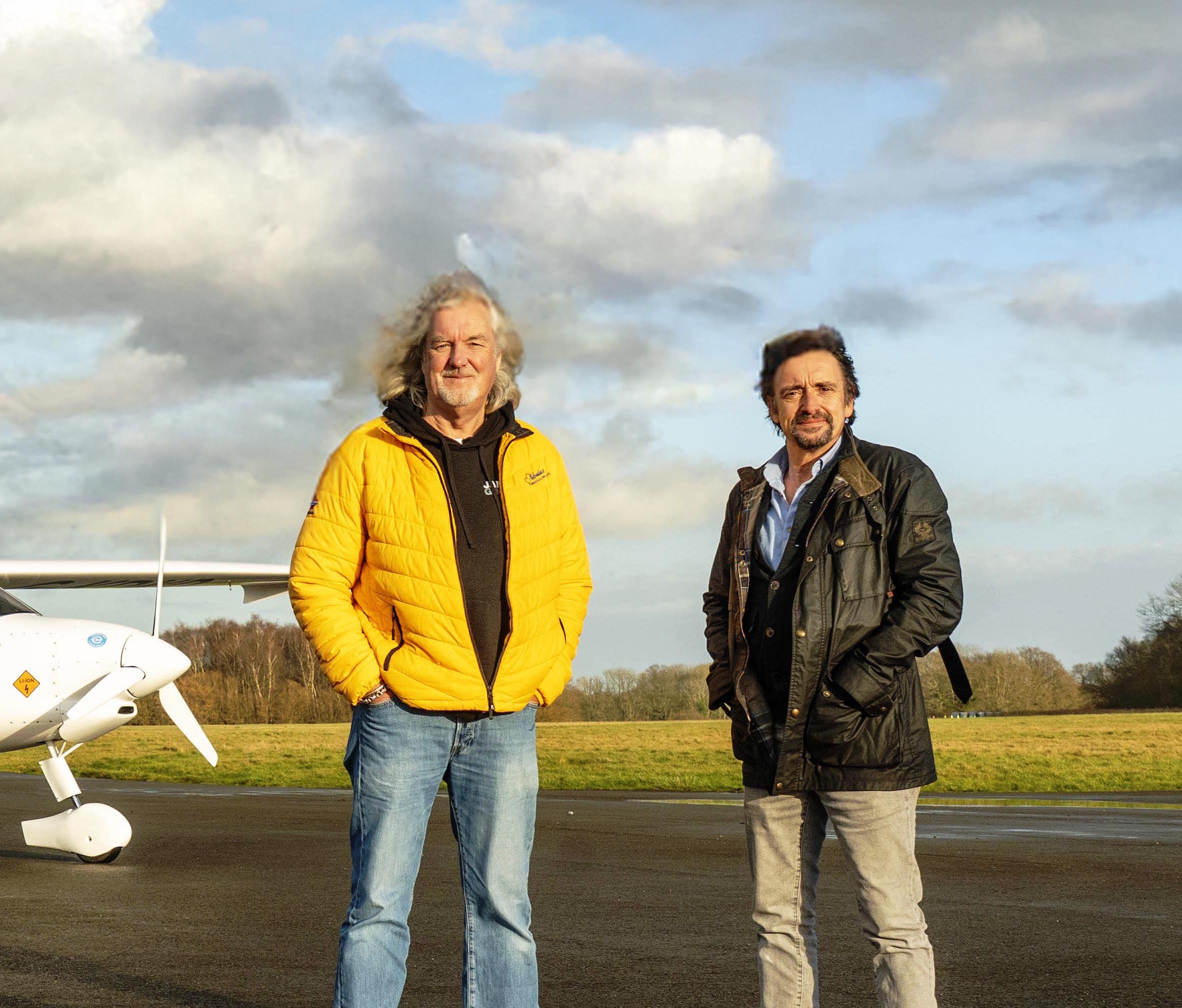 James May vs Richard Hammond – Porsche vs Aerovolt